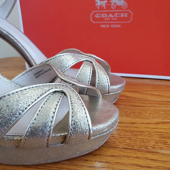 Coach Daylan Gold Dusted Leather Strappy High Heels Women's Shoe Size 8.5 - Picture 12 of 16